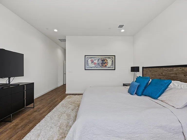 815 Gilsum Ct — Photo 25