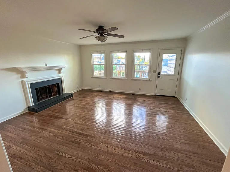 1716B Linden Ave — Photo 5