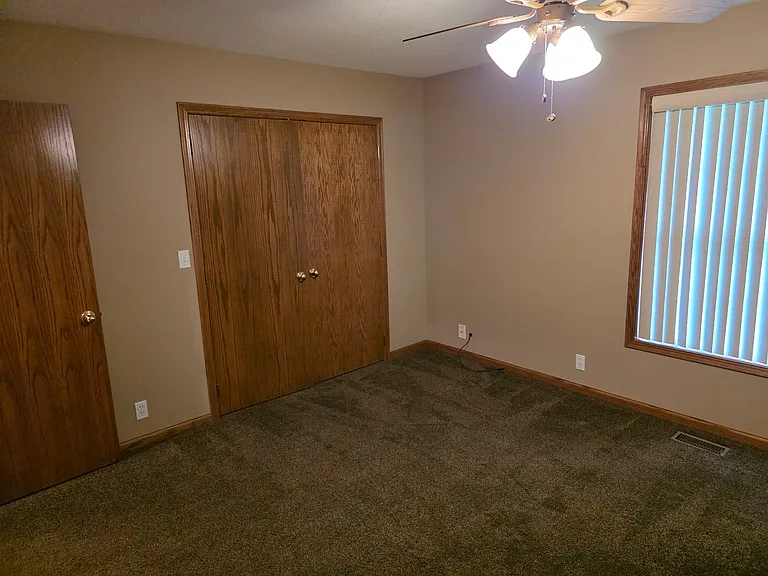 1702 Twin Oaks Dr — Photo 8