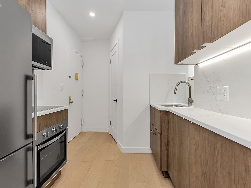 1st image of 246 E 53rd St #4C