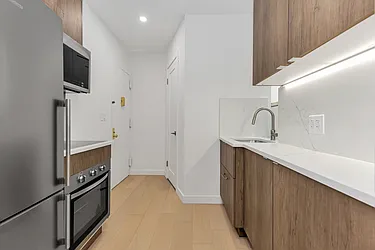 246 East 53rd Street #4C image 1 of 5