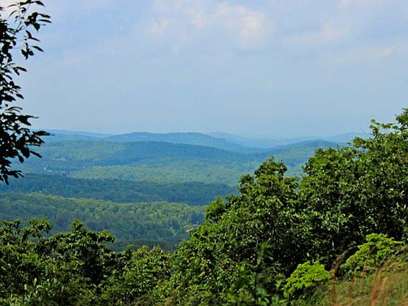 2nd image of 137 Jitterbug Trail