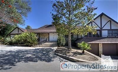 1st image of 32 Cerro Crest Dr