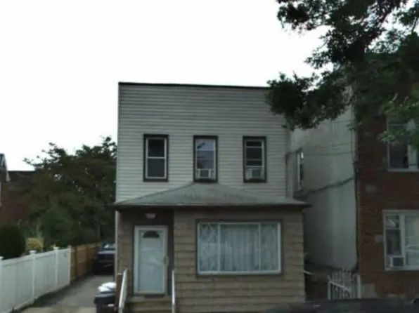 7028 73rd Street, Glendale, NY 11385