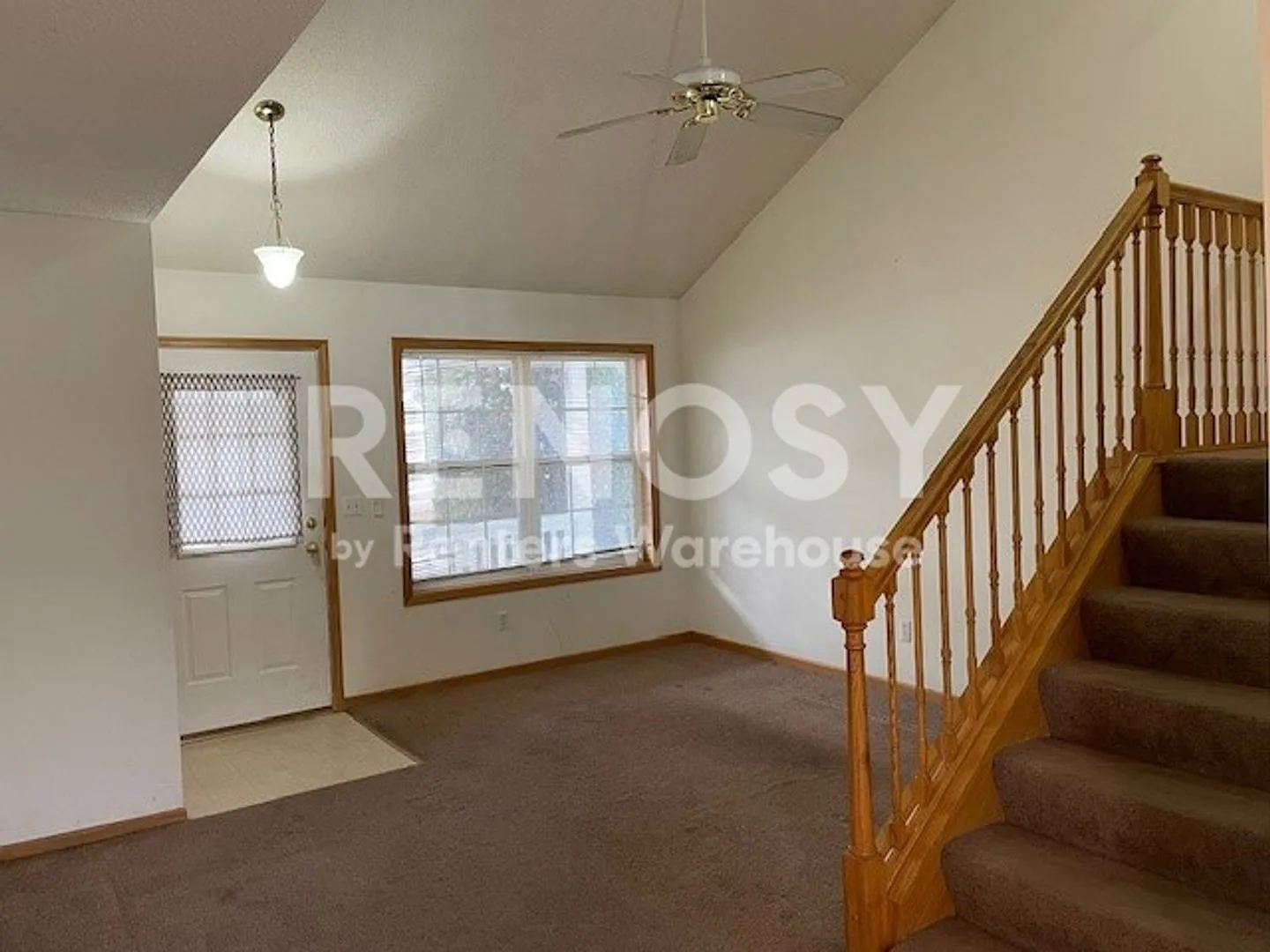 Spacious 3 Bedroom 1.5 Bath Townhome in Chisago City — Photo 3