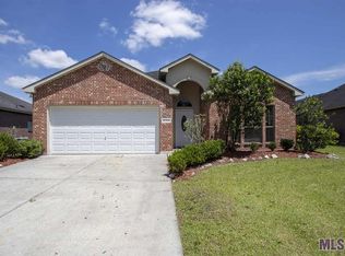 26324 Avoyelles Ave, Denham Springs, LA 70726