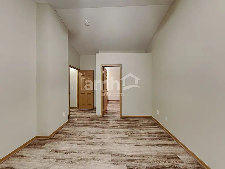 460 Lilyfield Ln — Photo 12