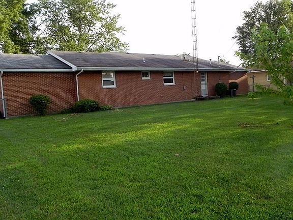 3rd image of 5 Greenmoor Dr