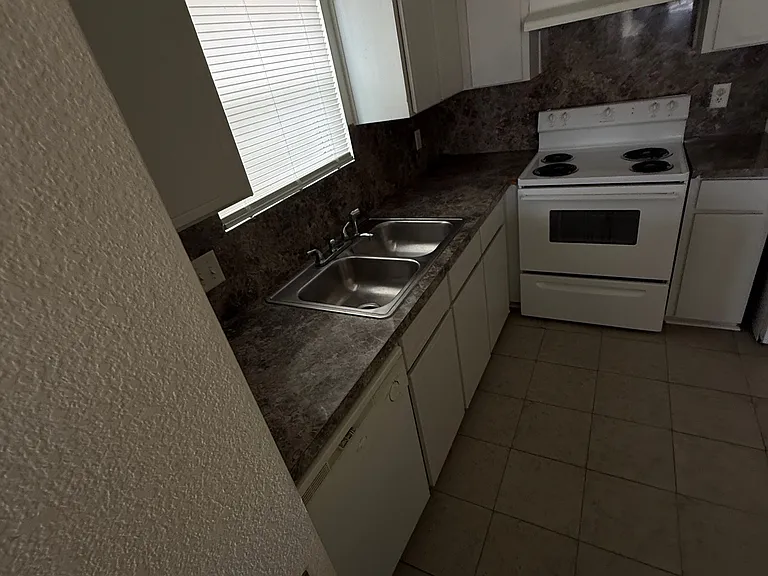4104 Gus Dr — Photo 8