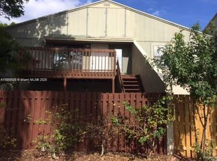 17 Crossings Cir APT E, Boynton Beach, FL 33435