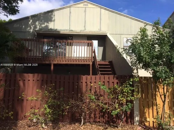 17 Crossings Cir APT E, Boynton Beach, FL 33435