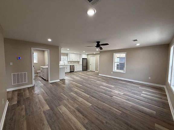 2nd image of 154 Cartwright Ave