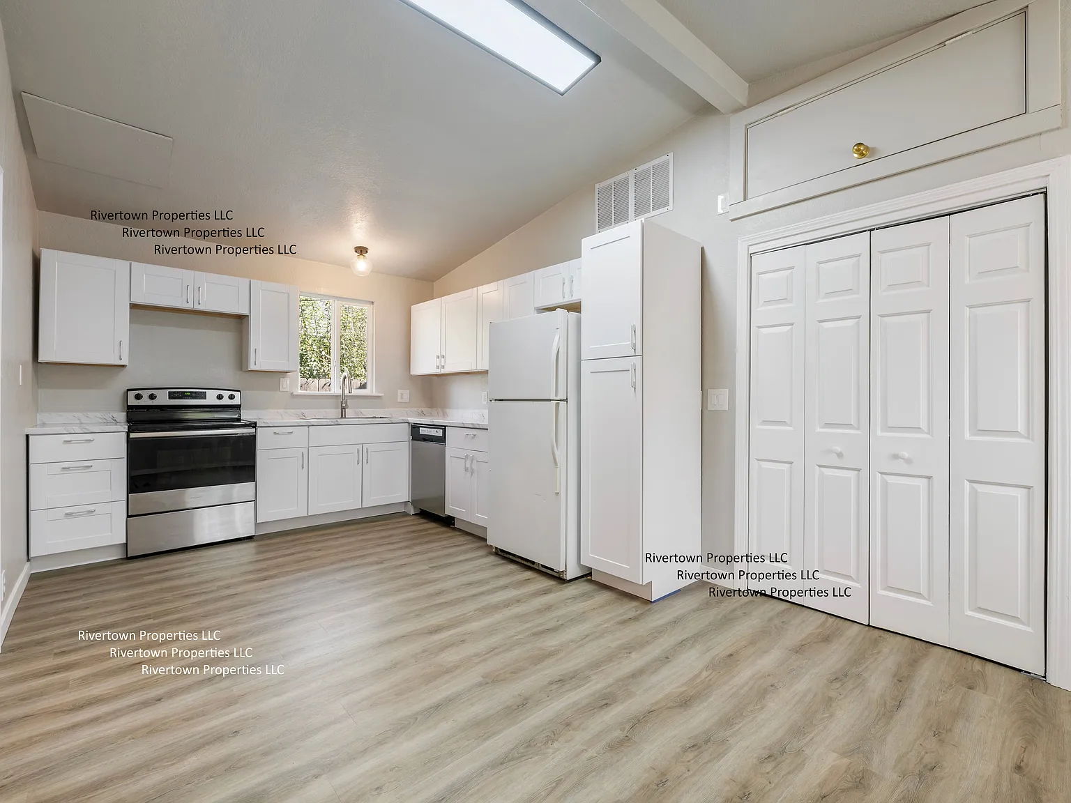 3 bed, 1100 sqft, $1,850 — Photo 2