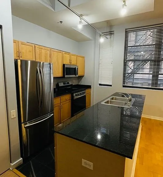 5 N Wabash Ave #1401 — Photo 16