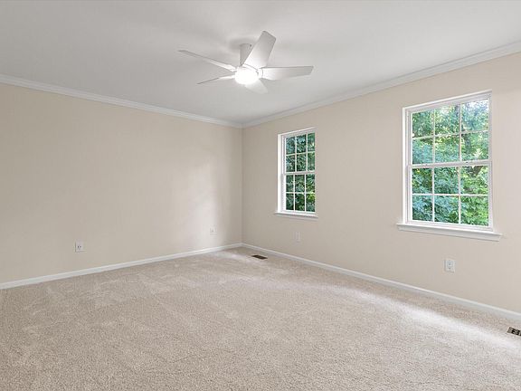4th image of 152 Ridgeway Cir