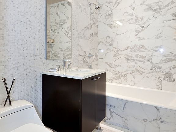 5th image of 46-30 Center Blvd #1007
