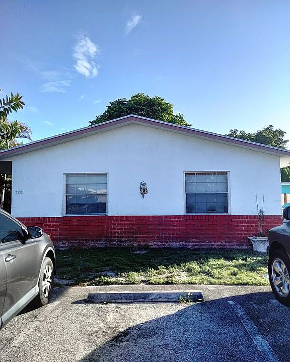 1st image of 1302 NE 4th St