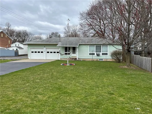 2 Clyde Rd, Lyons, NY 14489