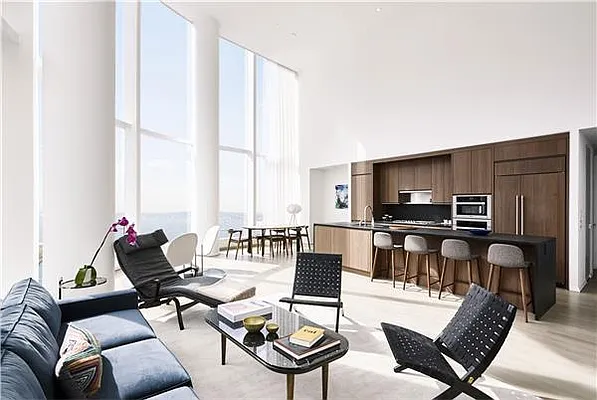 Rented by 50 West Sales Gallery | media 10