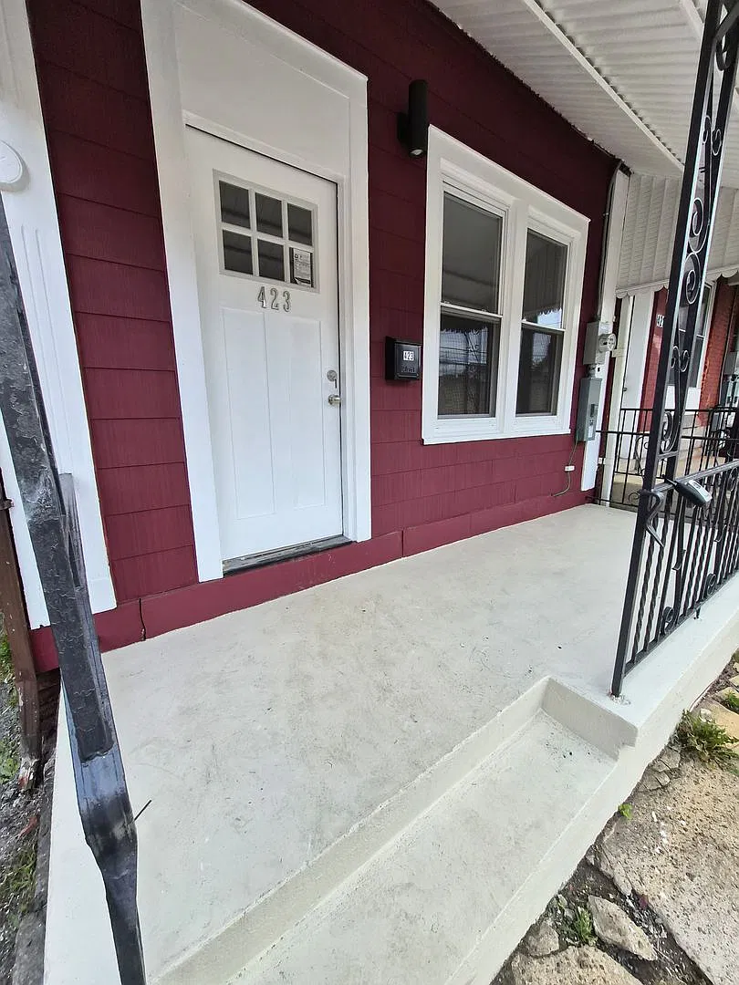 Move-In Ready Now! Completely Renovated 4 Bedrooms Home for Rent. — Photo 3
