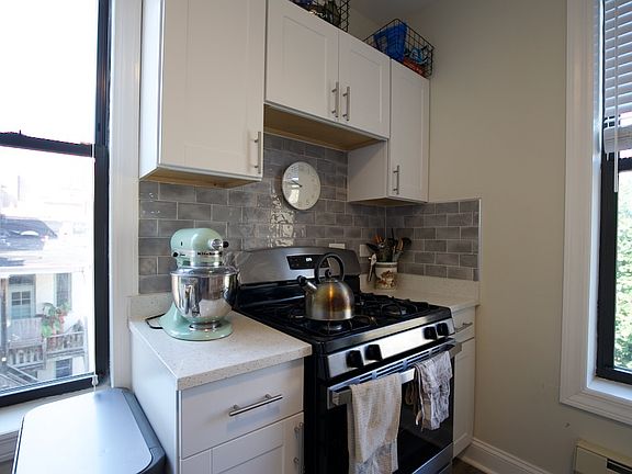 5th image of 2909 N Mildred Ave #4