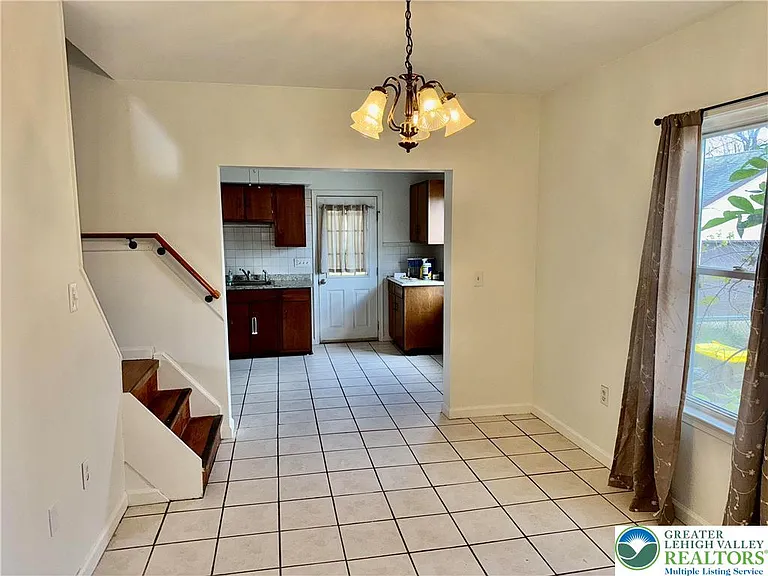 2955 Middletown Rd — Photo 7