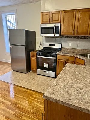 Rented by Alexander Bilu, LREB | media 11