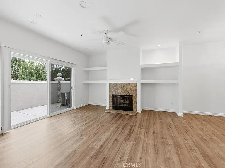 19122 Cole Ln — Photo 2