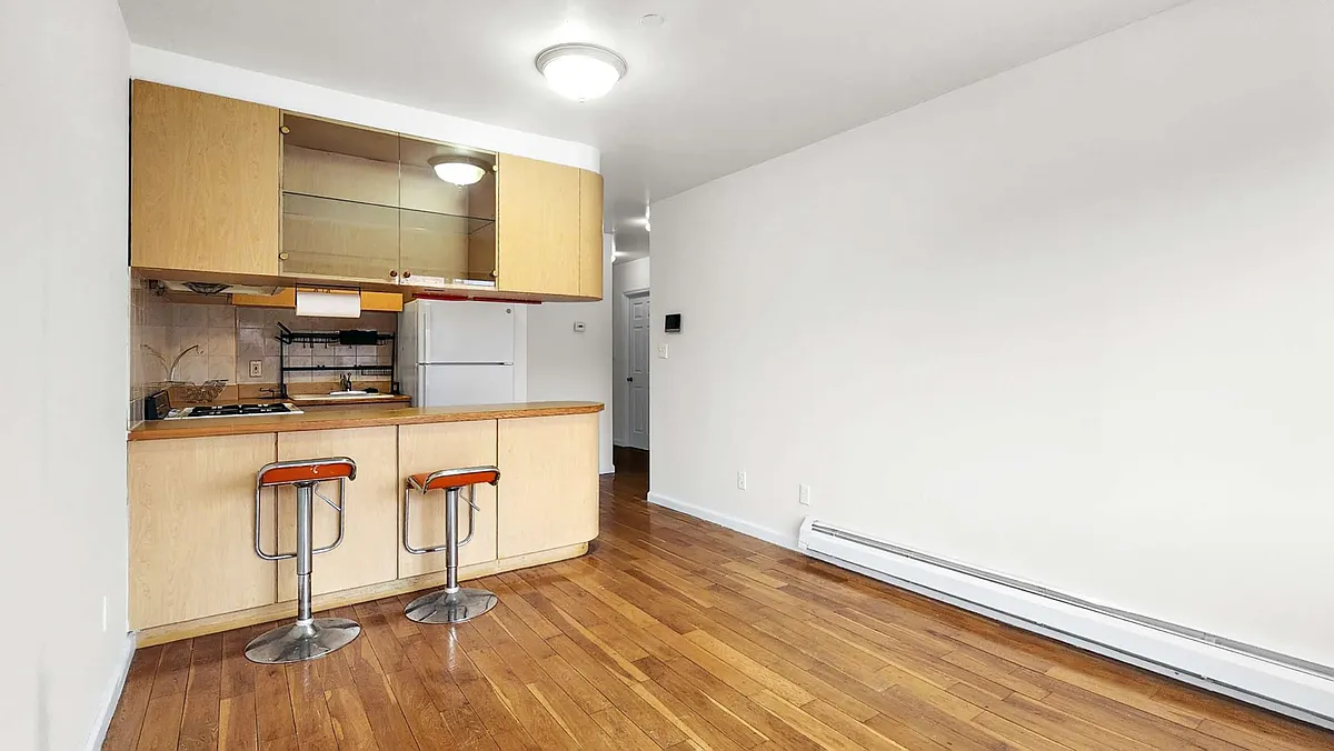 Building Photo - 144-48 Roosevelt Ave #4C