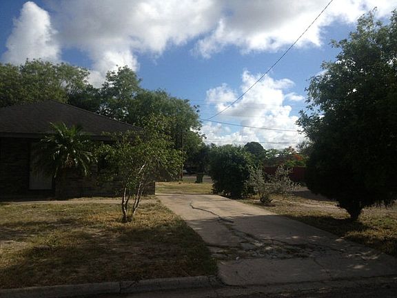 3rd image of 65 El Valle Dr