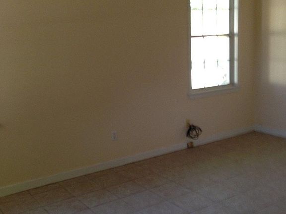 3rd image of 509 Moseley Ave