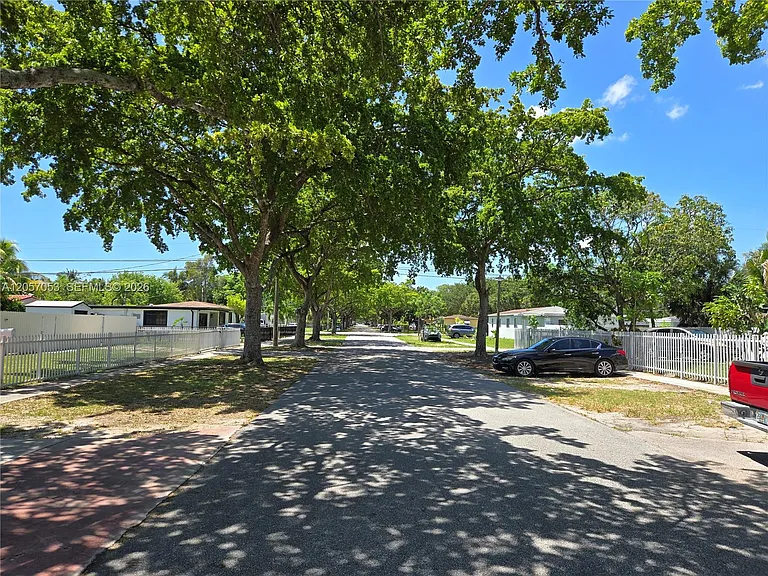 12975 NW 16th Ave — Photo 16