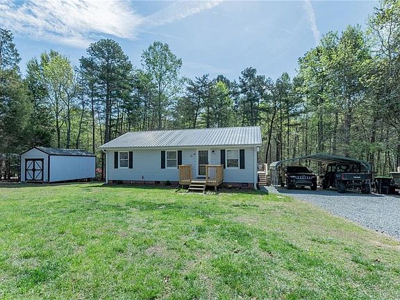 2nd image of 1241 Riverwood Rd