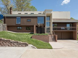 8030 Spaulding Cir, Omaha, NE 68134