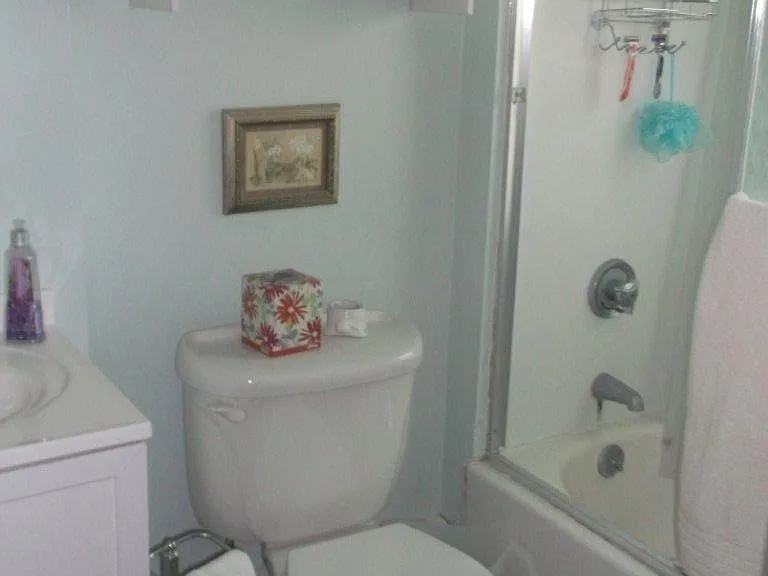 84-86 Castle Ave #2 — Photo 11