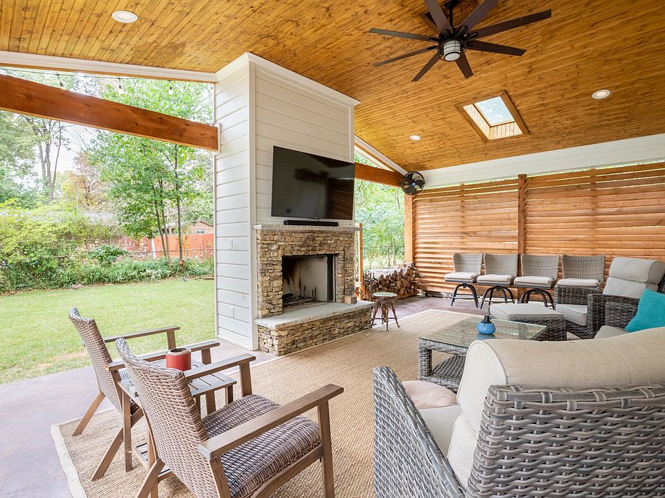 1st image of 1080 Woodview Dr