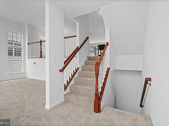 4th image of 921 Pine Forest Ln