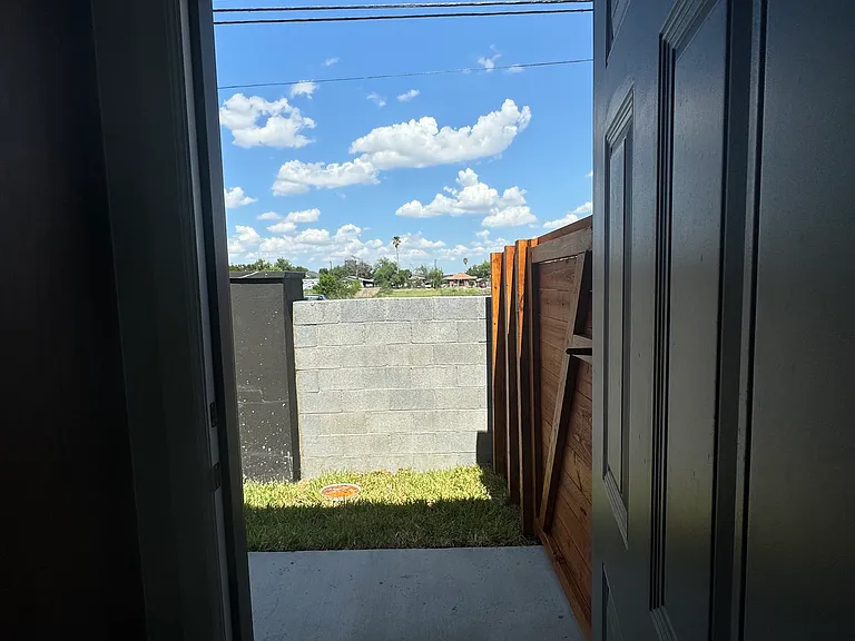 800 Hidden Hills St #3 — Photo 5