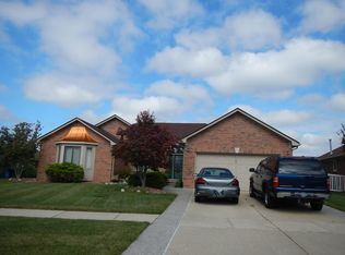 19935 Earlmont Dr, Macomb, MI 48044