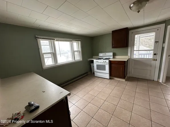 32 Murray St APT 2, Wilkes Barre, PA 18702