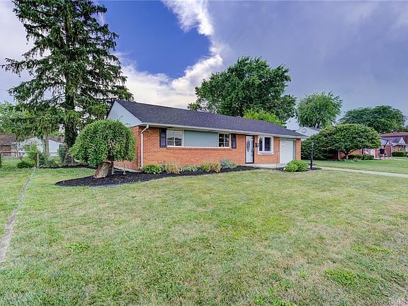 3rd image of 854 Fitchland Dr