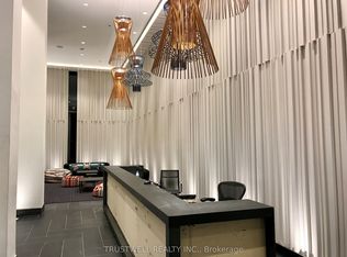 42 Charles St E #810, Toronto, ON M4Y 0B7