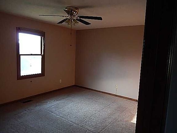 4th image of 2713 Saybrooke Dr