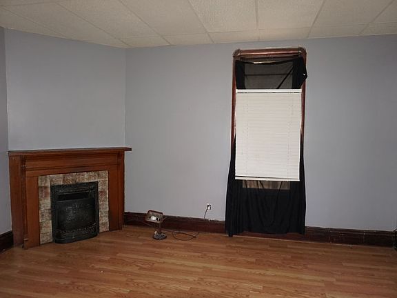 2nd image of 404 W Livingston St #A