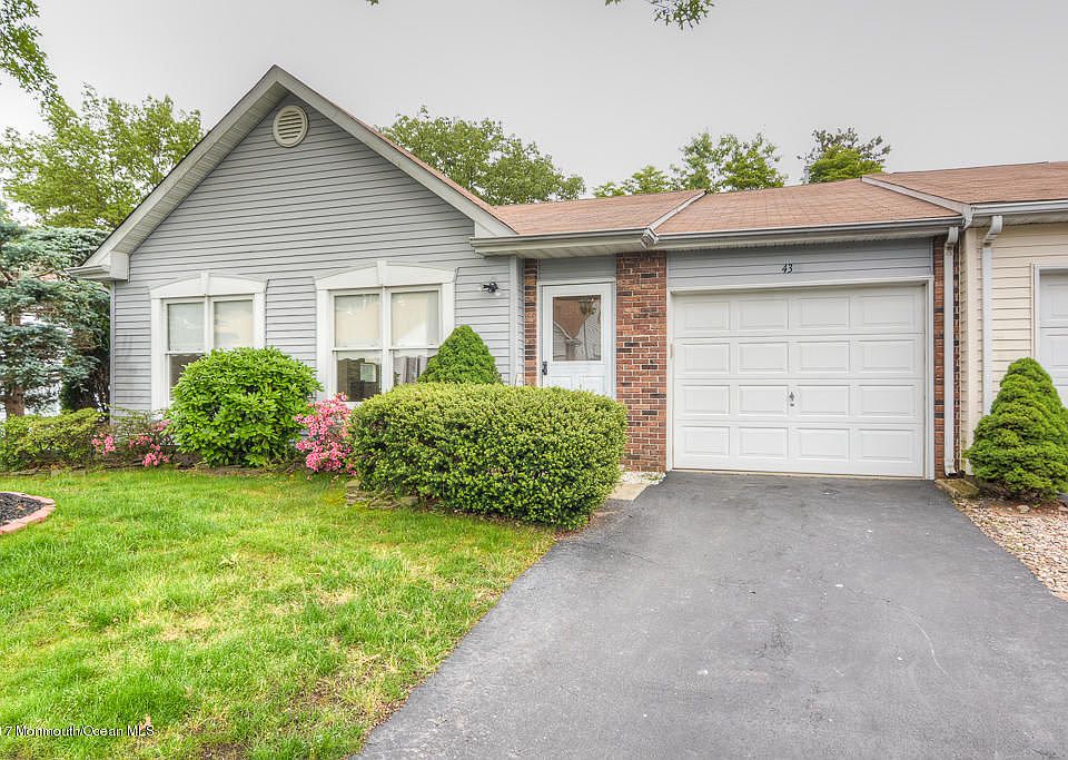 1st image of 43 Buttonwood Ct #1000