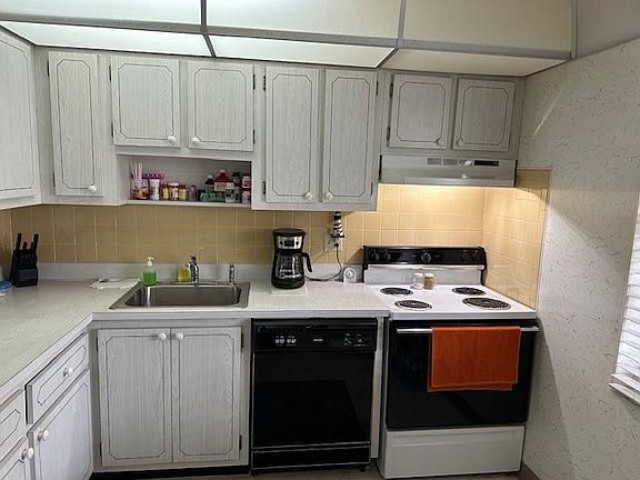 2nd image of 7600 NW 5th Place #207