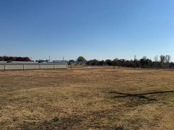 2505 W Veterans Memorial Hwy, Blanchard, OK 73010