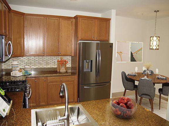 updated eat in kitchen 