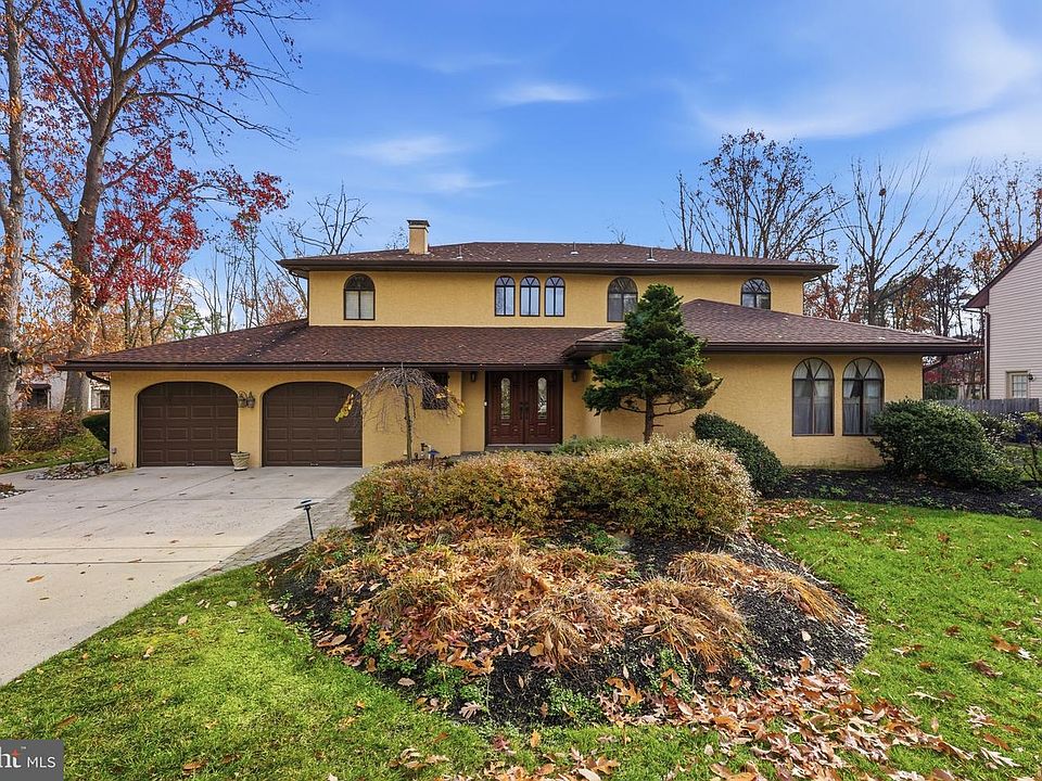 1st image of 3 Stonehurst Dr