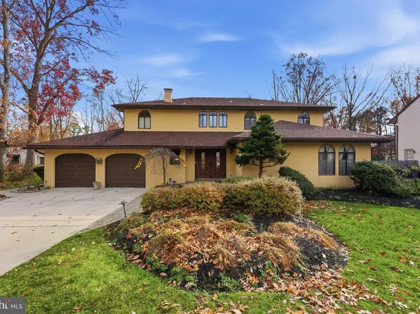 3 Stonehurst Dr, Voorhees, NJ 08043